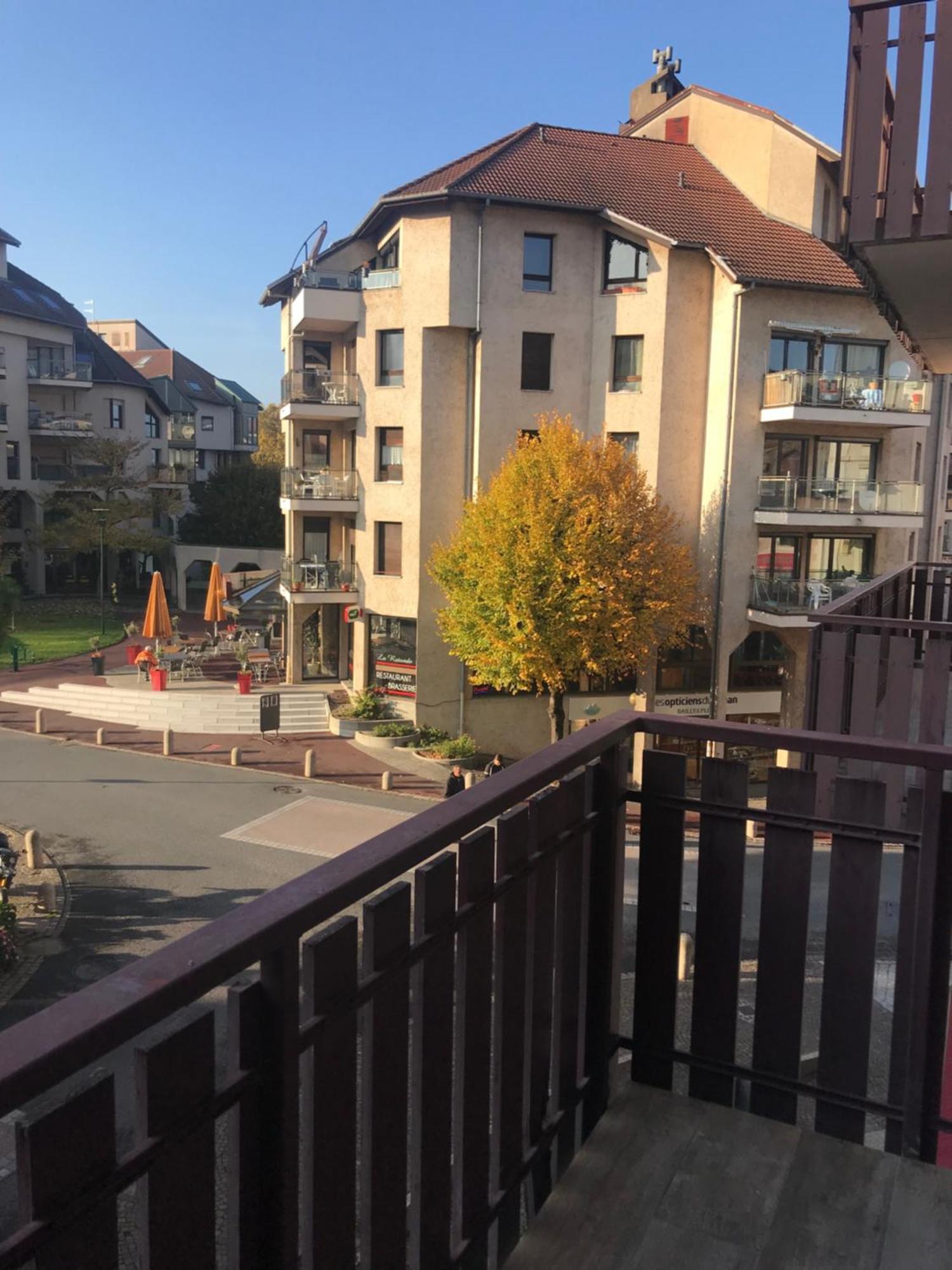 Hotel Le Bourgogne Evian-les-Bains Exterior photo