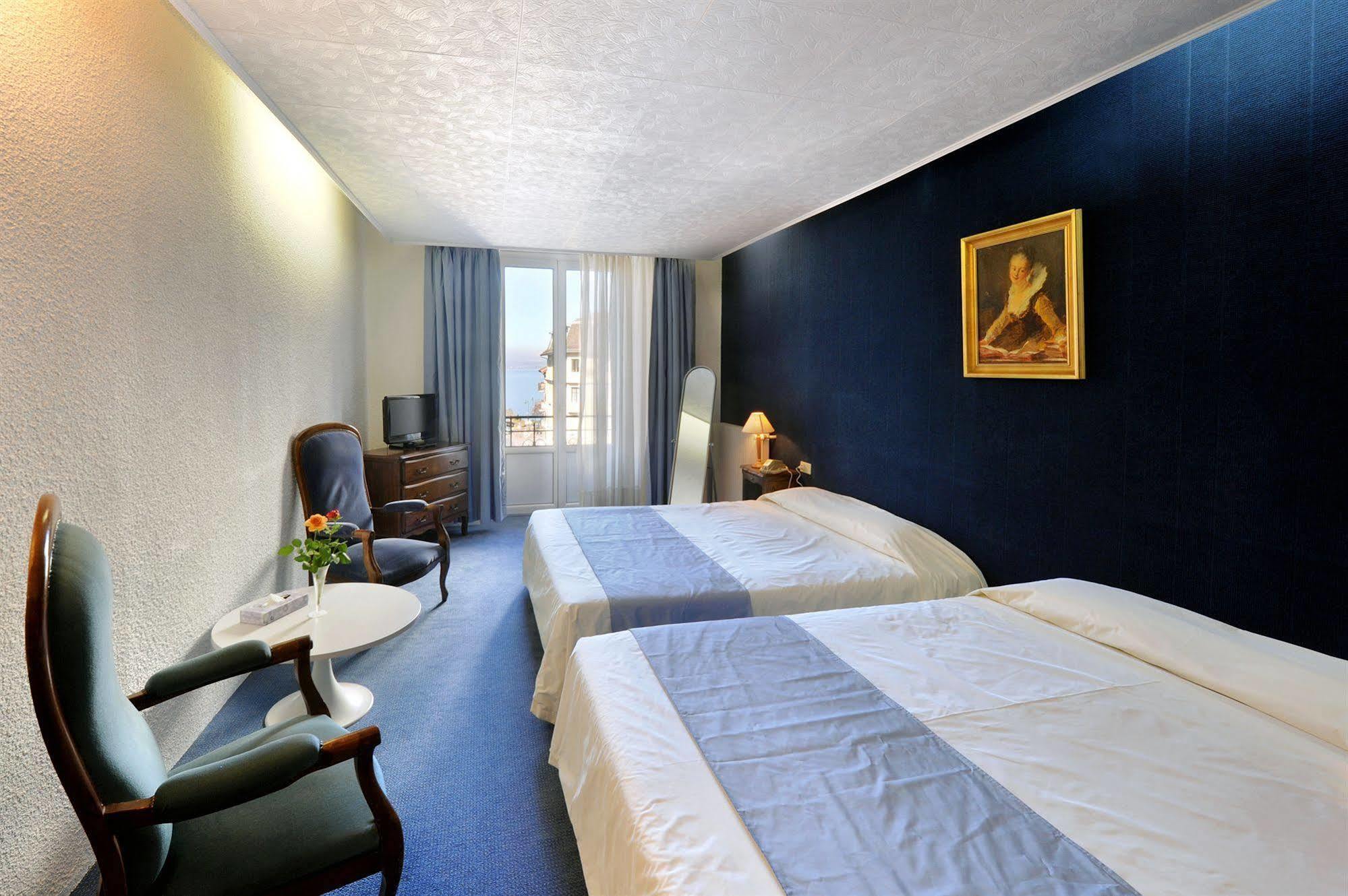 Hotel Le Bourgogne Evian-les-Bains Exterior photo
